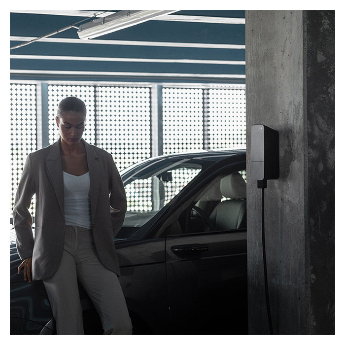 Amina S Ladeboks 11kW/20A 3-faset 6 Meter amina