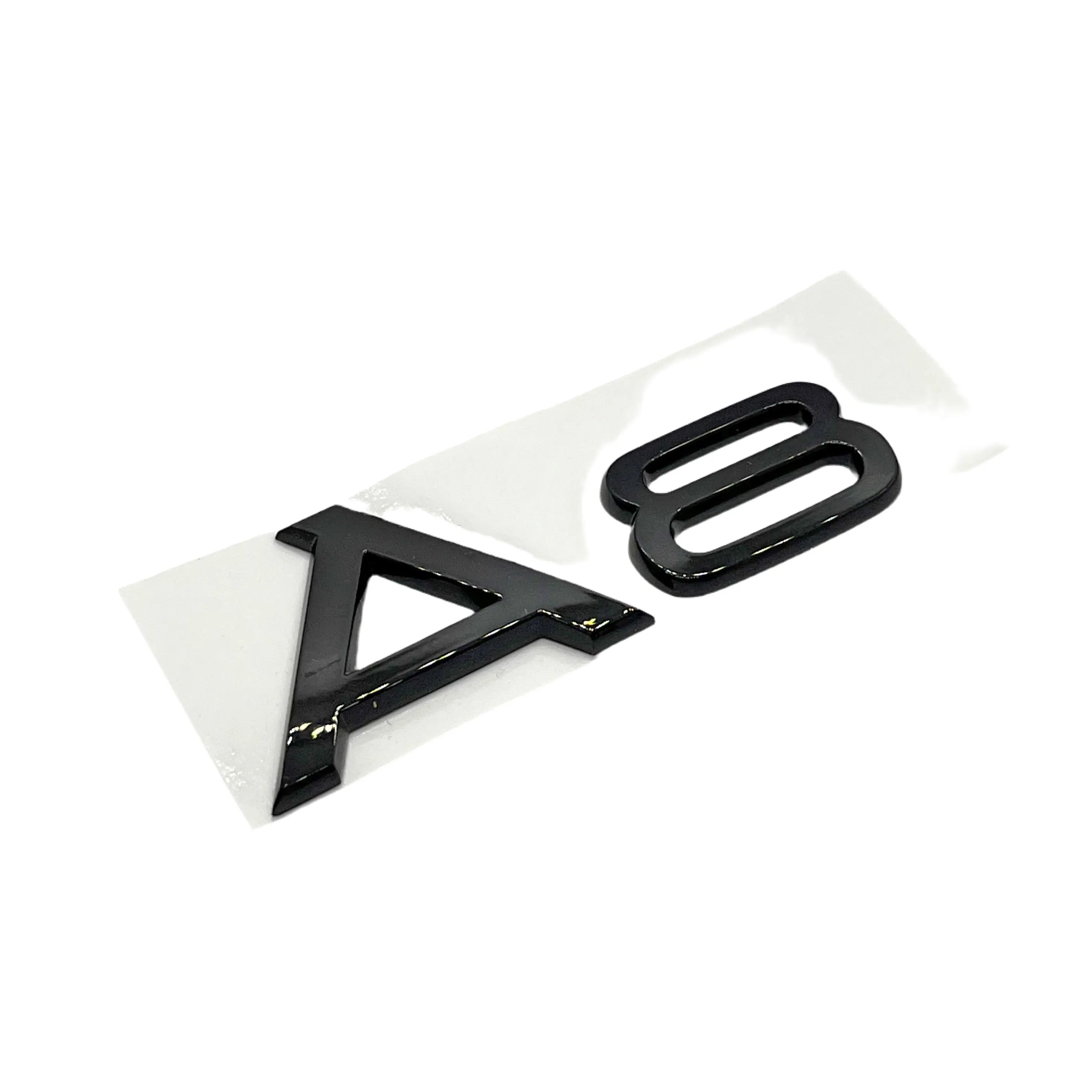 Audi A8 modelbetegnelse i sort - BilligStyling