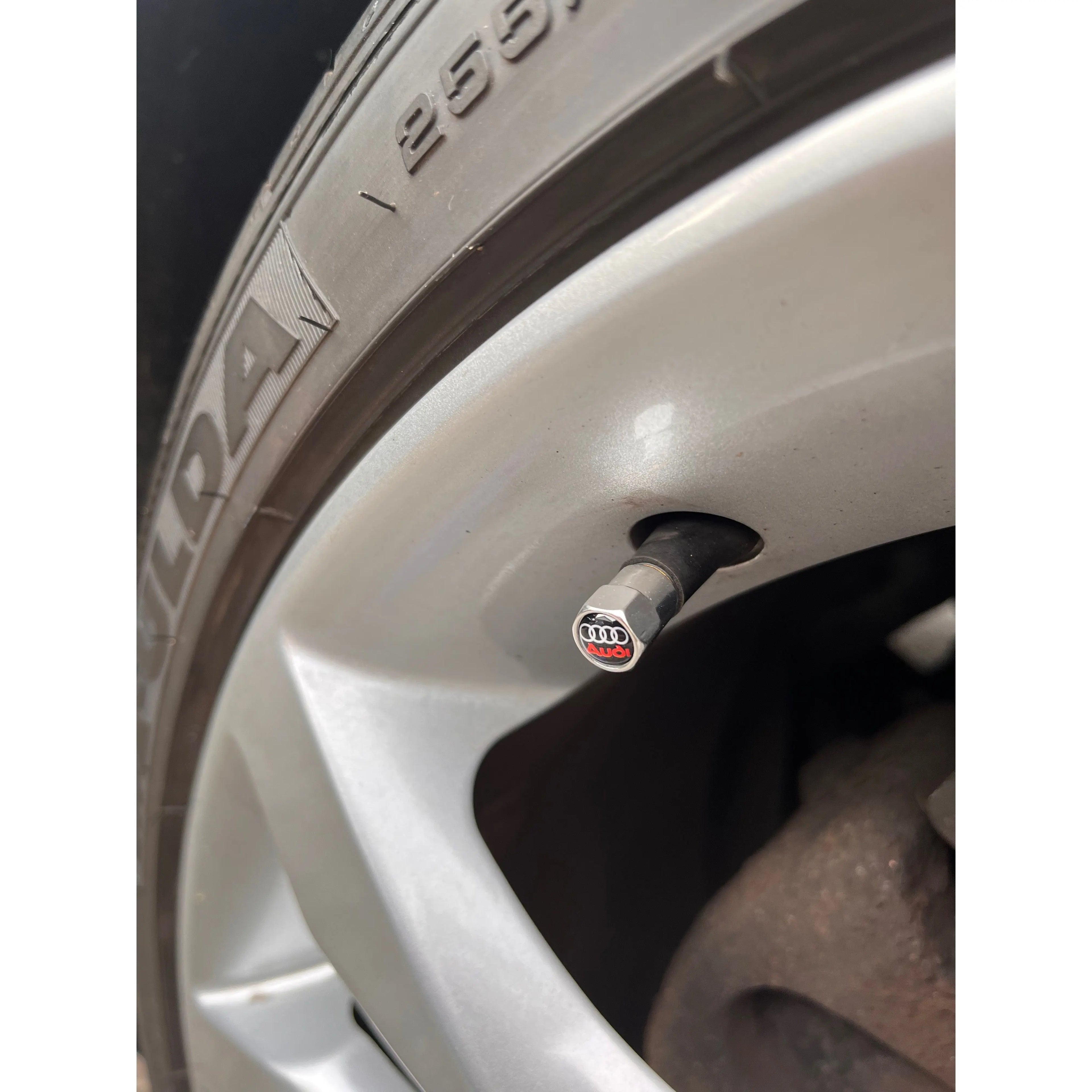 Sølv ventilhætter til Audi, sæt med 4 stk. - BilligStyling