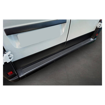 Læssekantbeskytter Ducato,Movano,Proace Max 2023- Sort avisa