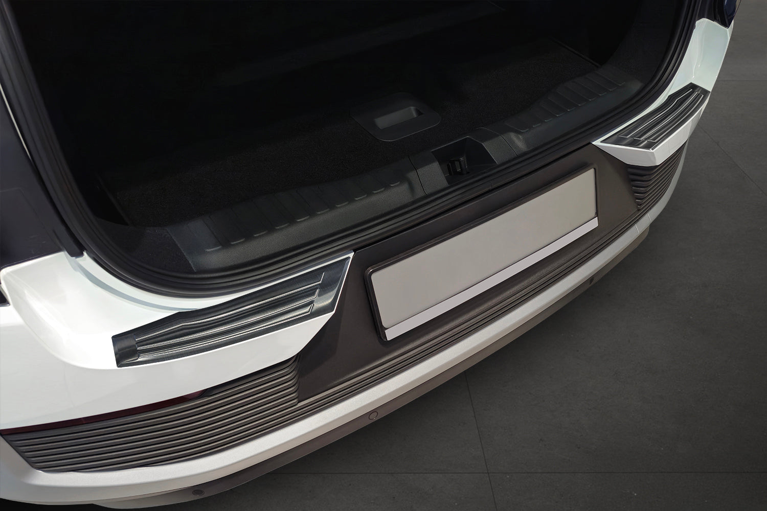 Læssekantbeskytter Ford Explorer EV 2024- Sort avisa