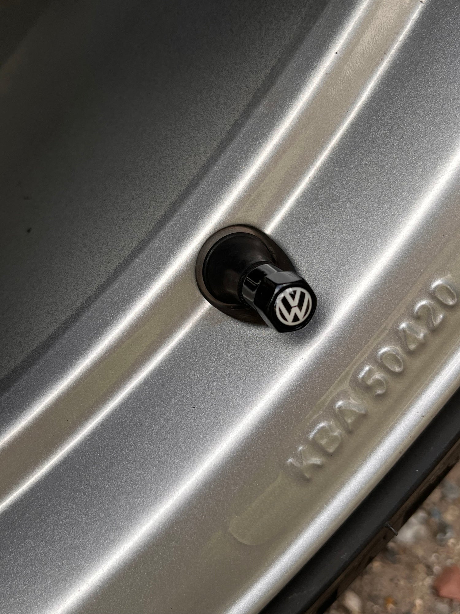 Volkswagen Ventilhætter, Sort, sæt med 4 stk. - BilligStyling